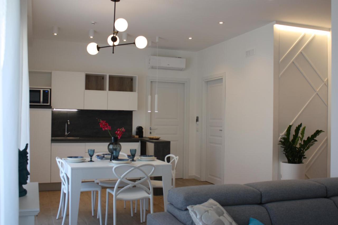 Strettomare-Business & Travel Apartment เรจโจ ดี คาลาเบีย ภายนอก รูปภาพ
