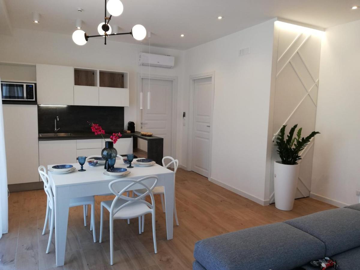 Strettomare-Business & Travel Apartment เรจโจ ดี คาลาเบีย ภายนอก รูปภาพ