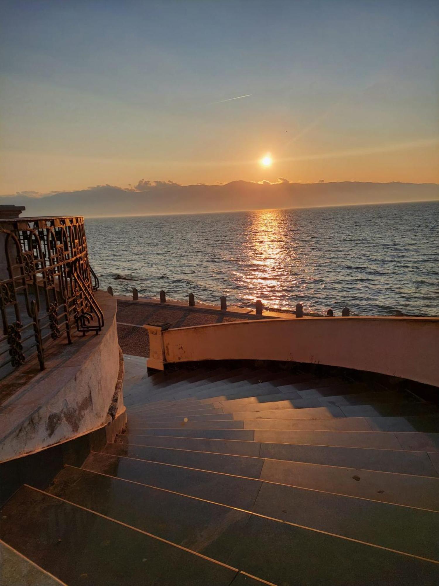 Strettomare-Business & Travel Apartment เรจโจ ดี คาลาเบีย ภายนอก รูปภาพ