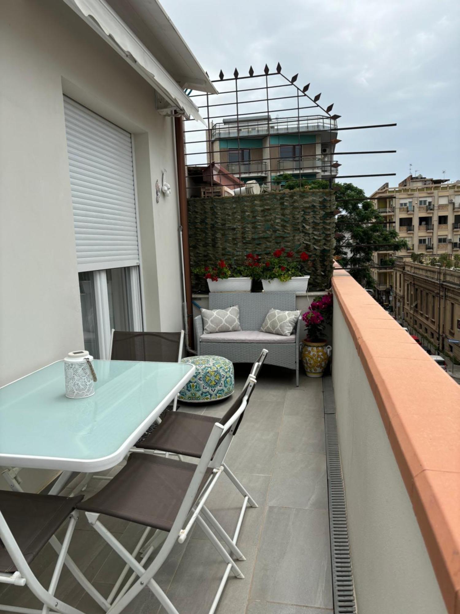 Strettomare-Business & Travel Apartment เรจโจ ดี คาลาเบีย ภายนอก รูปภาพ